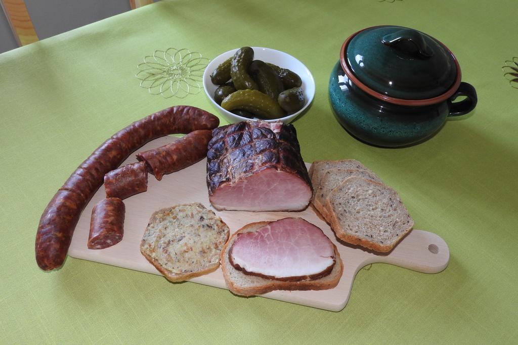 Pokoje Goscinne Pod Brzozka Poledno Bagian luar foto