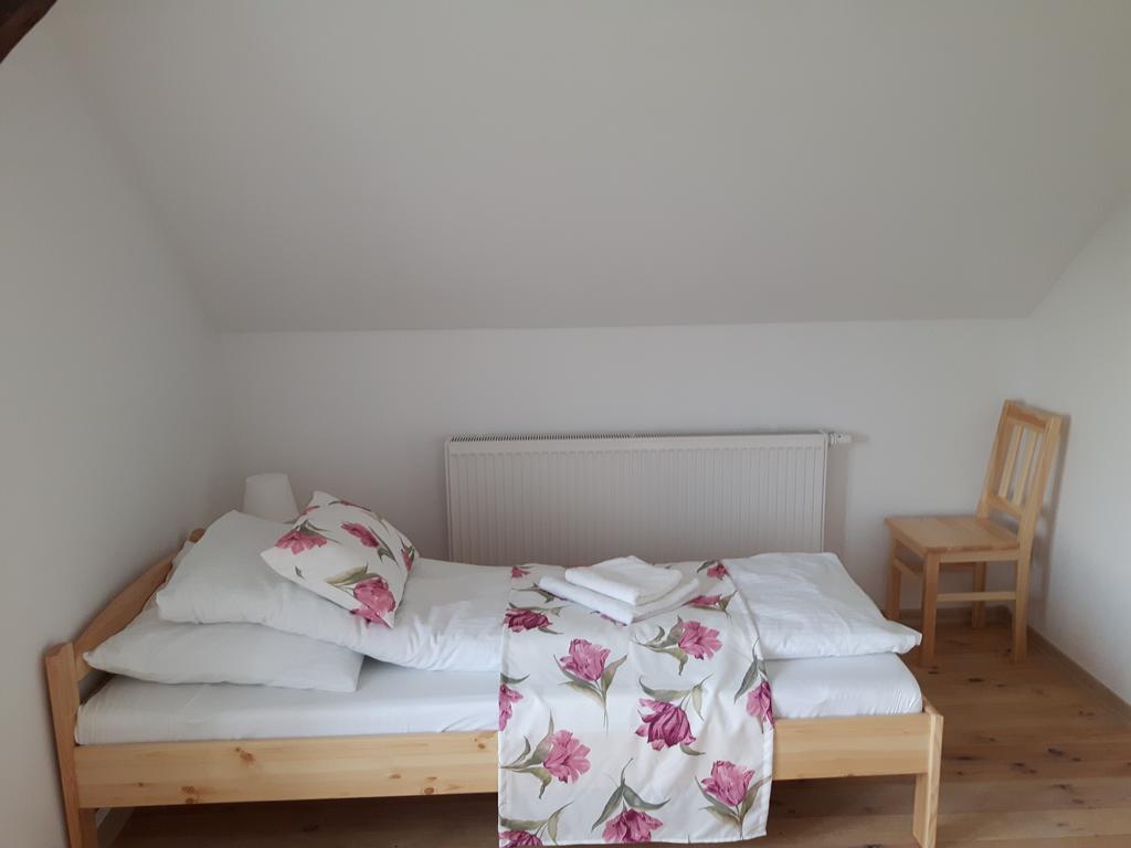 Pokoje Goscinne Pod Brzozka Poledno Bagian luar foto